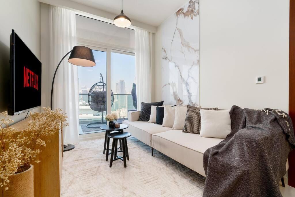 2bdr - Burj Khalifa View - Pool, Sauna & Hamam * Dubai