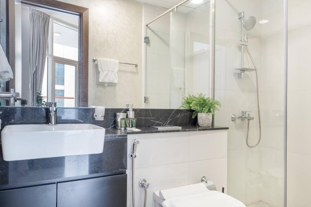 Apartment Lively Pop On The Business Bay Canal *