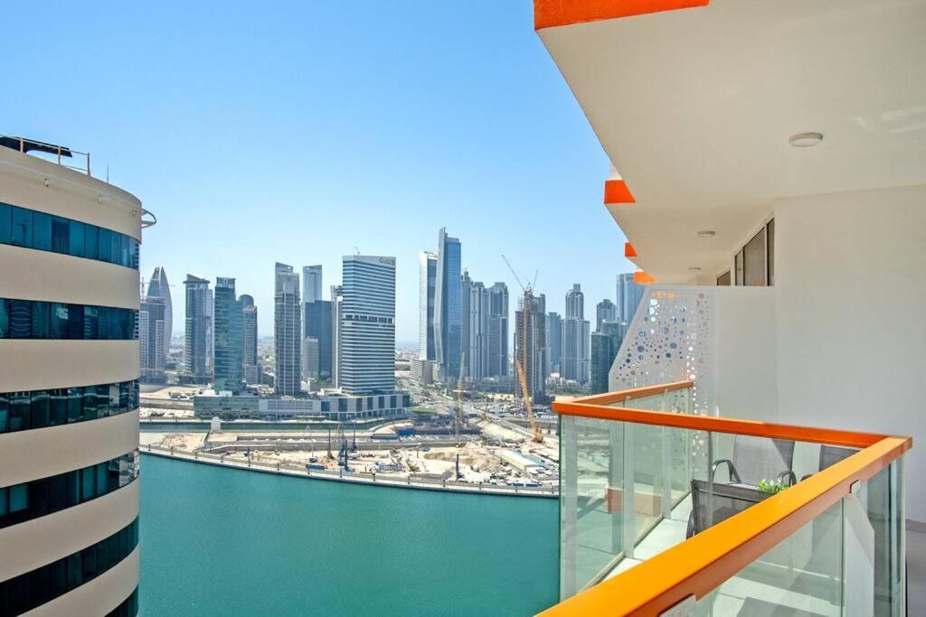 Apartment Lively Pop On The Business Bay Canal