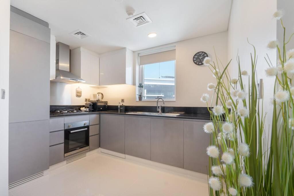 Apartment At The Burj View - Special Offer Dubai