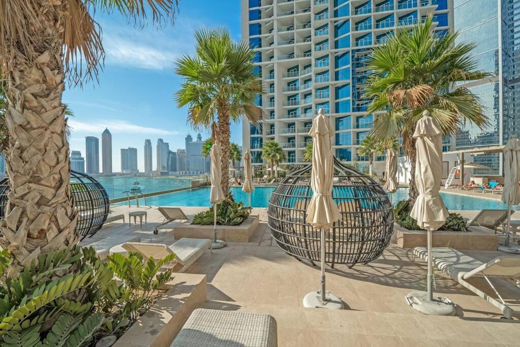 Apartment At The Burj View - Special Offer *