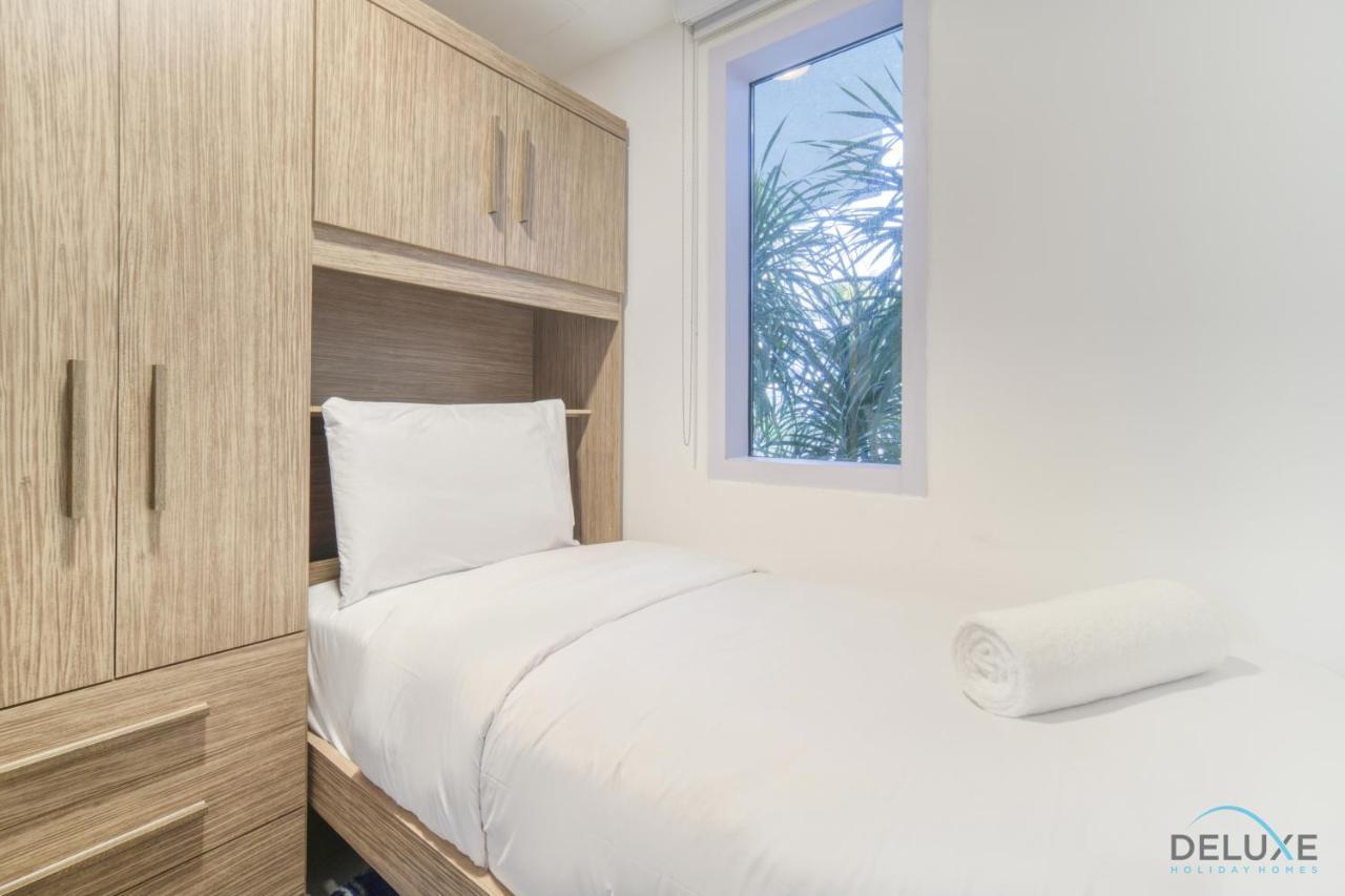 Distinguished 4br With 2 Assistant's At Marinascape Marina By Deluxe Villa