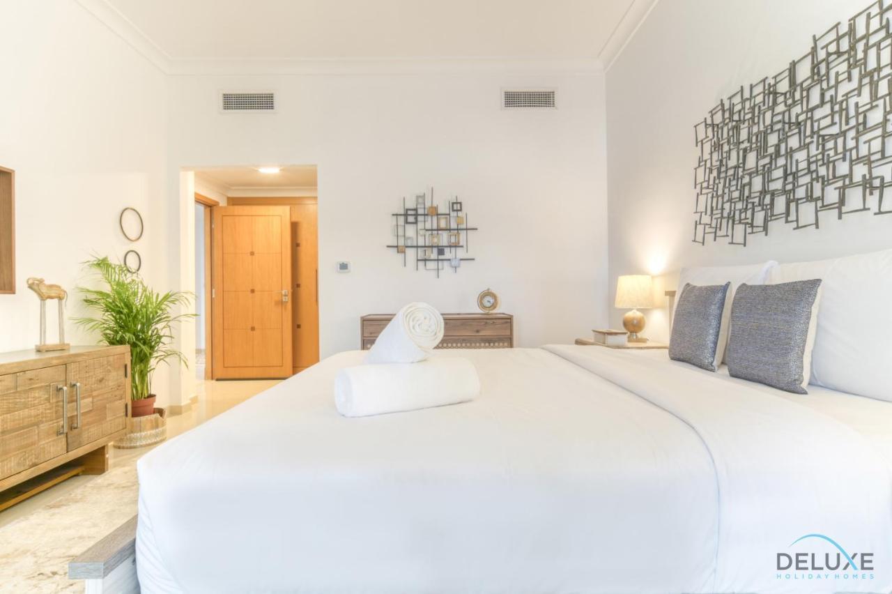 Villa Distinguished 4br With 2 Assistant's At Marinascape Marina By Deluxe Dubai