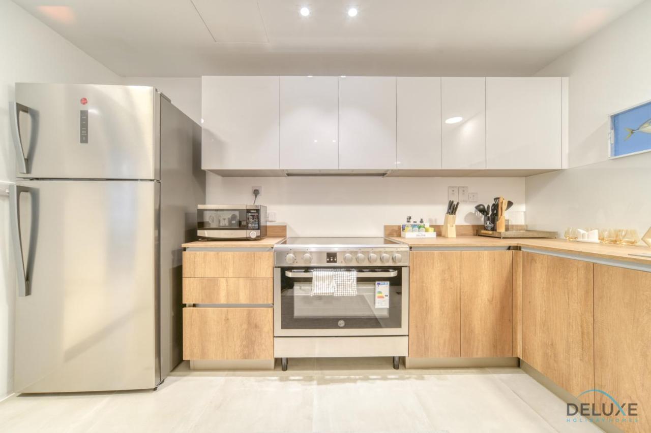Villa Distinguished 4br With 2 Assistant's At Marinascape Marina By Deluxe Dubai