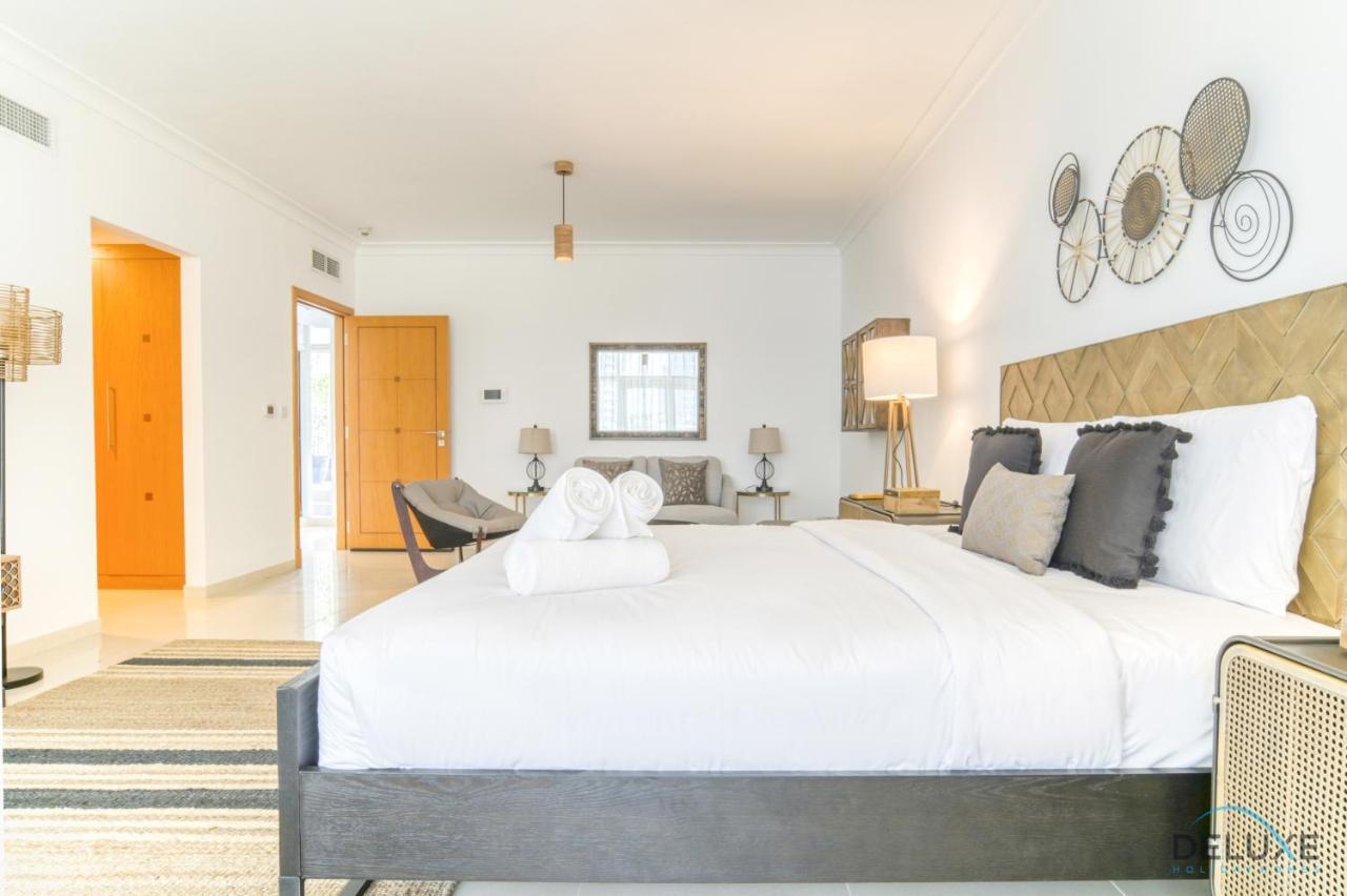 Distinguished 4br With 2 Assistant's At Marinascape Marina By Deluxe Villa *