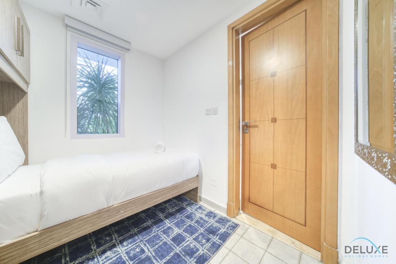 Distinguished 4br With 2 Assistant's At Marinascape Marina By Deluxe Villa