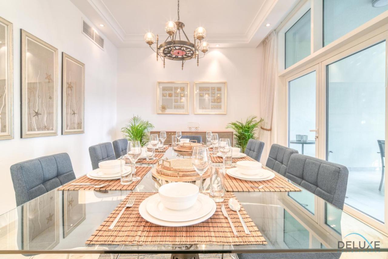 Distinguished 4br With 2 Assistant's At Marinascape Marina By Deluxe Villa