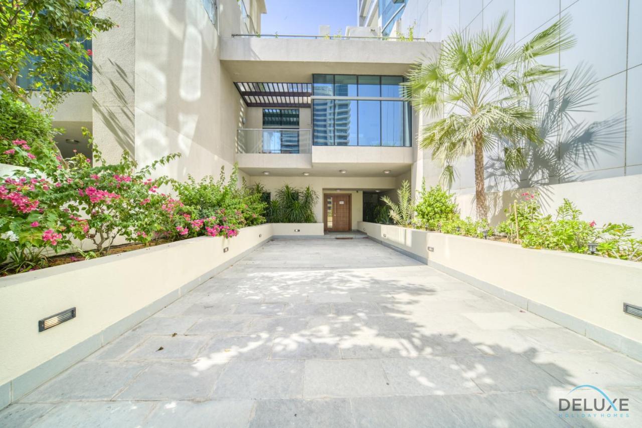 Villa Distinguished 4br With 2 Assistant's At Marinascape Marina By Deluxe Dubai