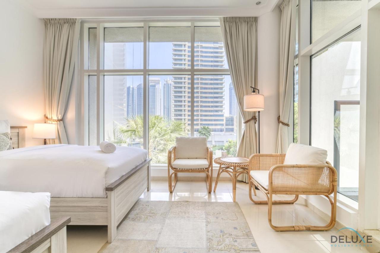 Distinguished 4br With 2 Assistant's At Marinascape Marina By Deluxe Villa