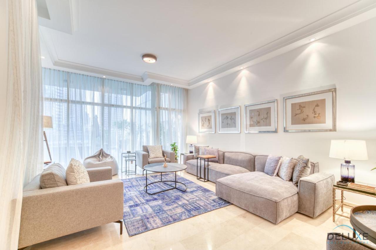 Distinguished 4br With 2 Assistant's At Marinascape Marina By Deluxe Villa