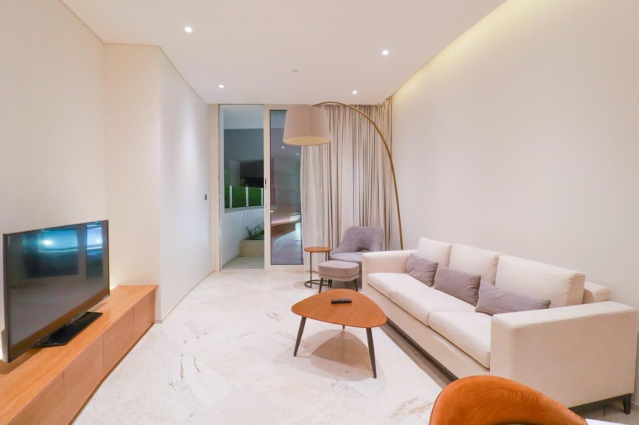 شقة خاصة في فايف جميرا مع مسبح خاص Private In A Five Jumeirah Village With Private Pool Dubai
