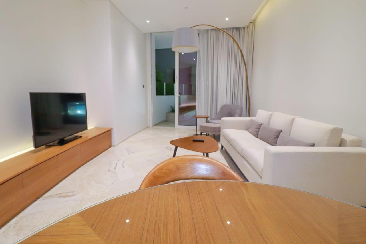 شقة خاصة في فايف جميرا مع مسبح خاص Private In A Five Jumeirah Village With Private Pool Apartment Dubai