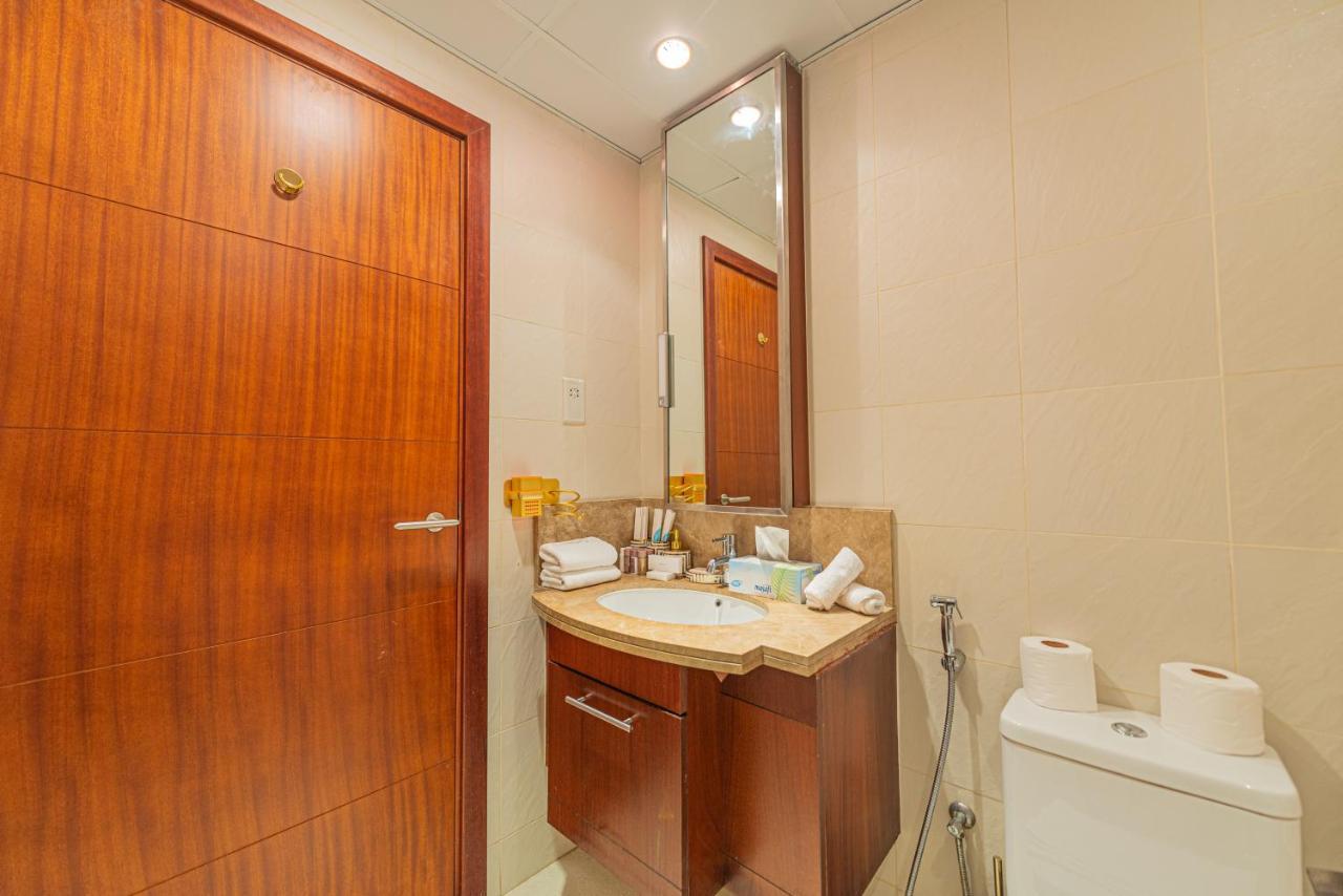 First Class 1br With Downtown Boulevard View *