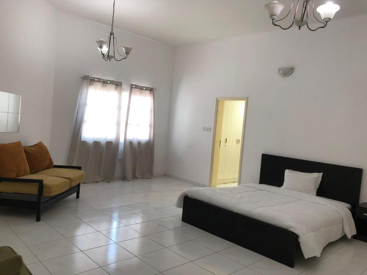 Guest house Comfortable Private In Compound Housing Dubai