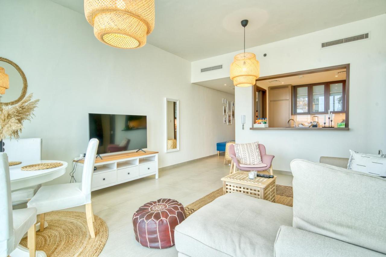 Boho-chic Cosy 1br, Minutes To Burj Khalifa Apartment Dubai