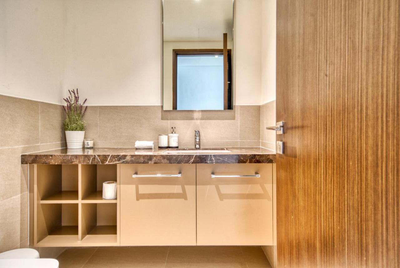 Boho-chic Cosy 1br, Minutes To Burj Khalifa Apartment