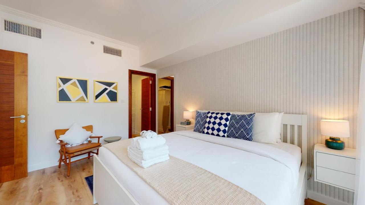 Trendy Bright With Marina, Pool And Ain Views Apartment