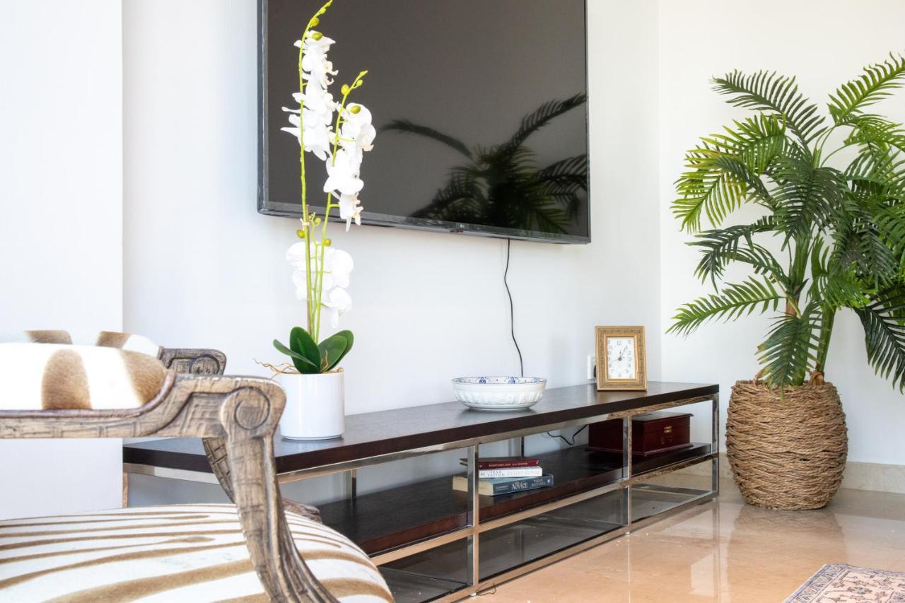 Daire Gorgeous 3-bed With Burj Khalifa & Dancing Fountain Views Dubai