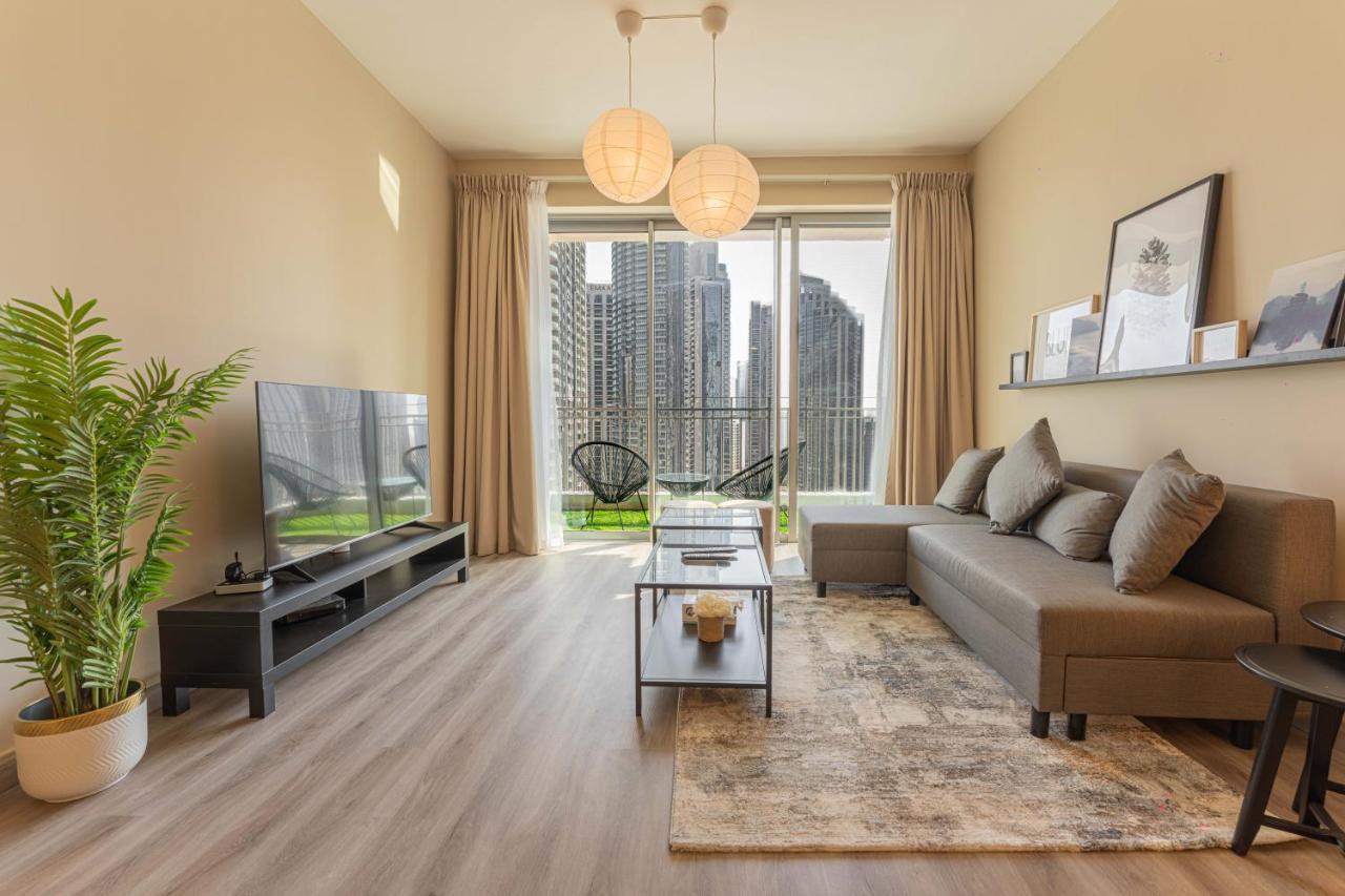 Apartment First Class 1br With Fountain View
