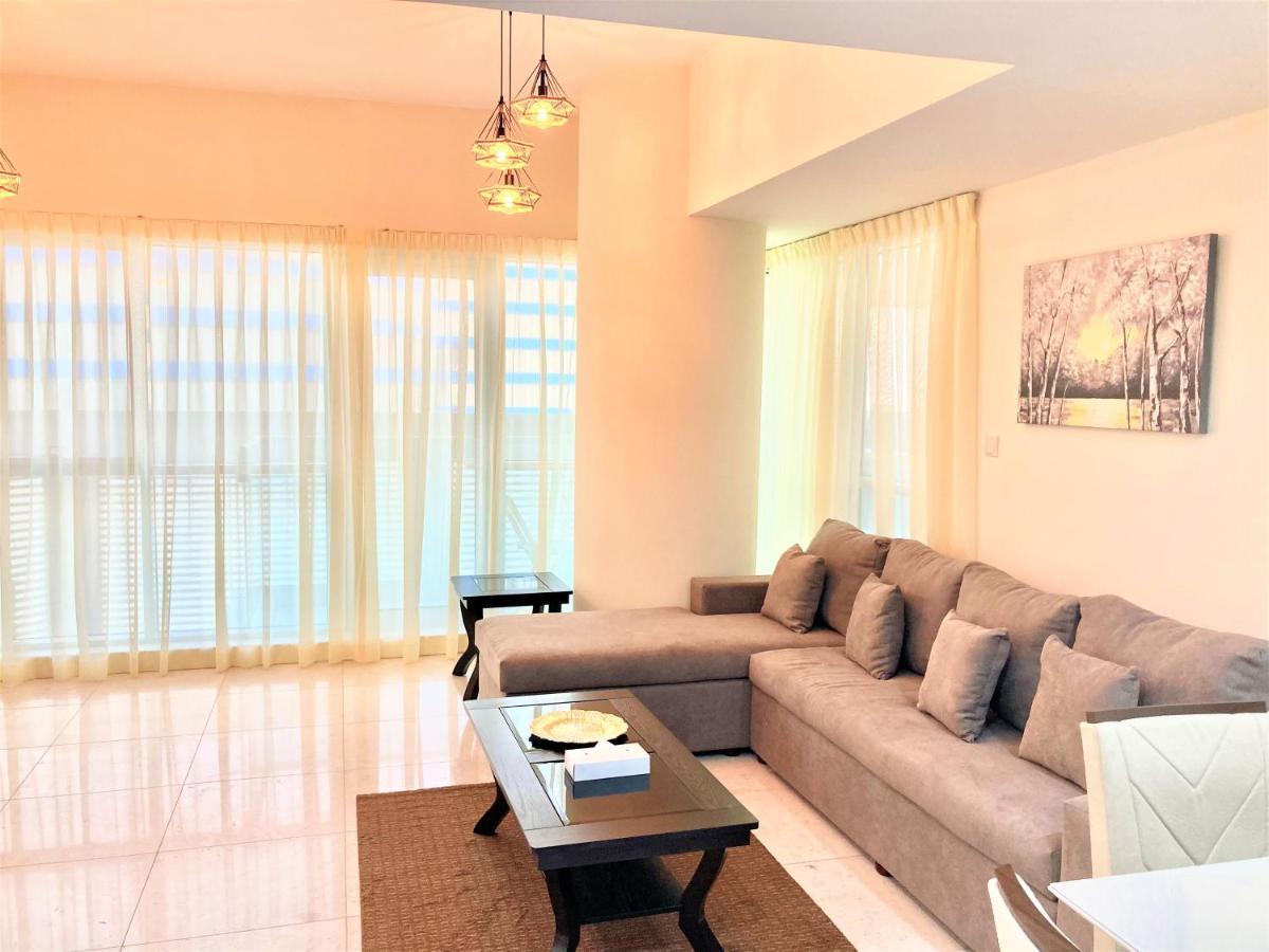 Gorgeous 1b With Balcony In Business Bay Apartment *