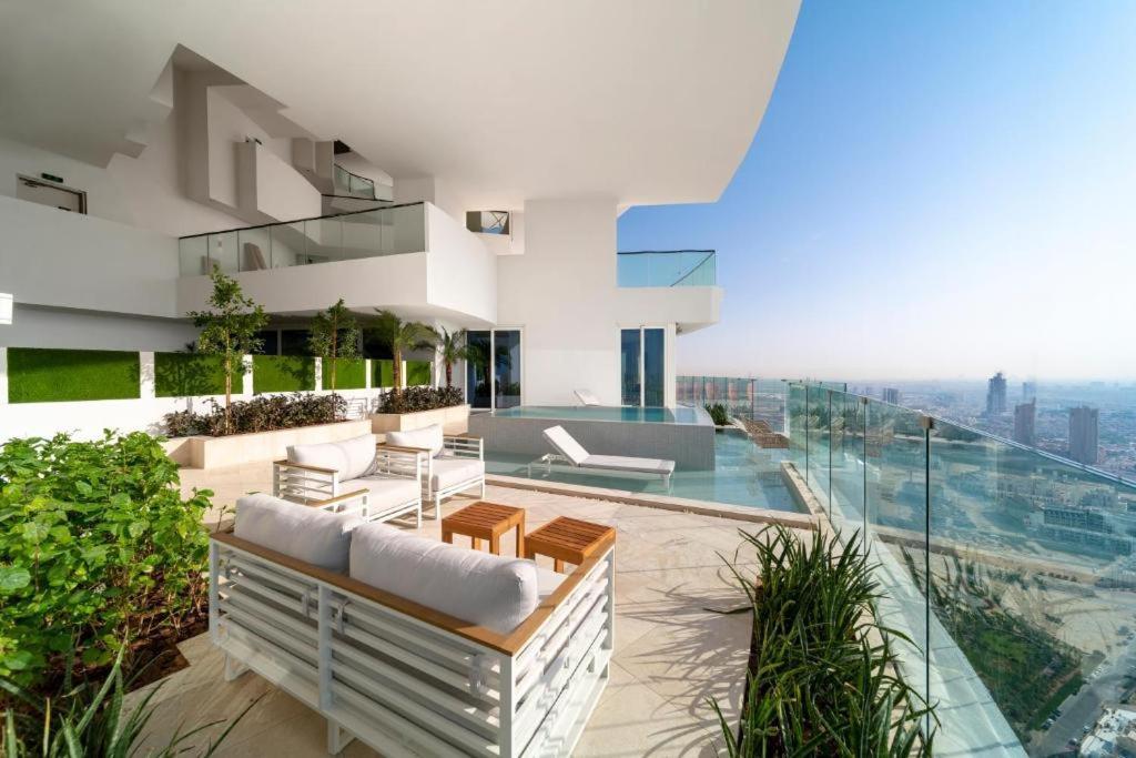 Skyvilla Fivehotel Jvc Private Pool Apartment