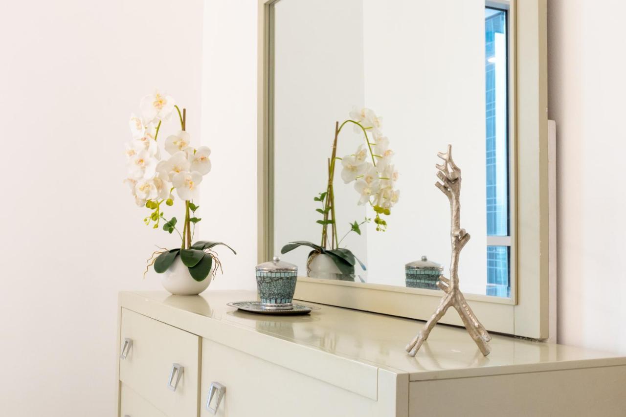 Gorgeous 3-bed With Burj Khalifa & Dancing Fountain Views