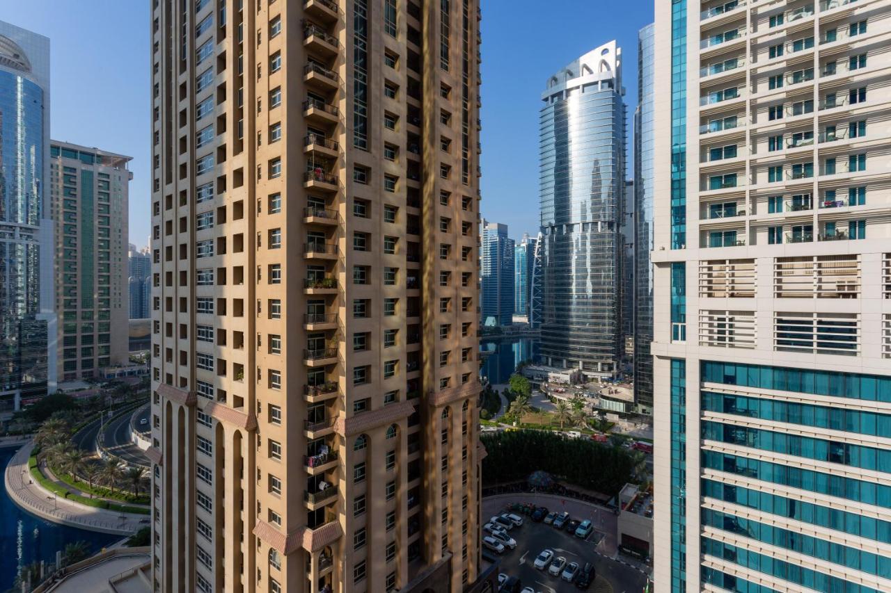 Goldcrest Views 2 Apartment. *