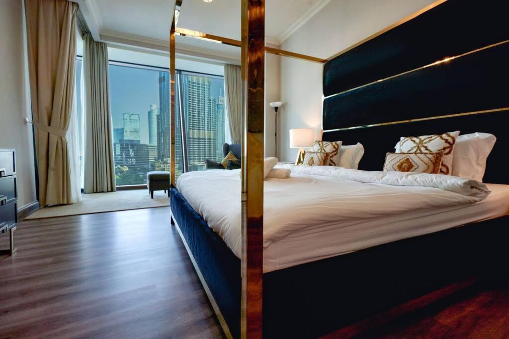 Magnificent Stunning 2 Bedroom With Burj Khalifa View Dubai