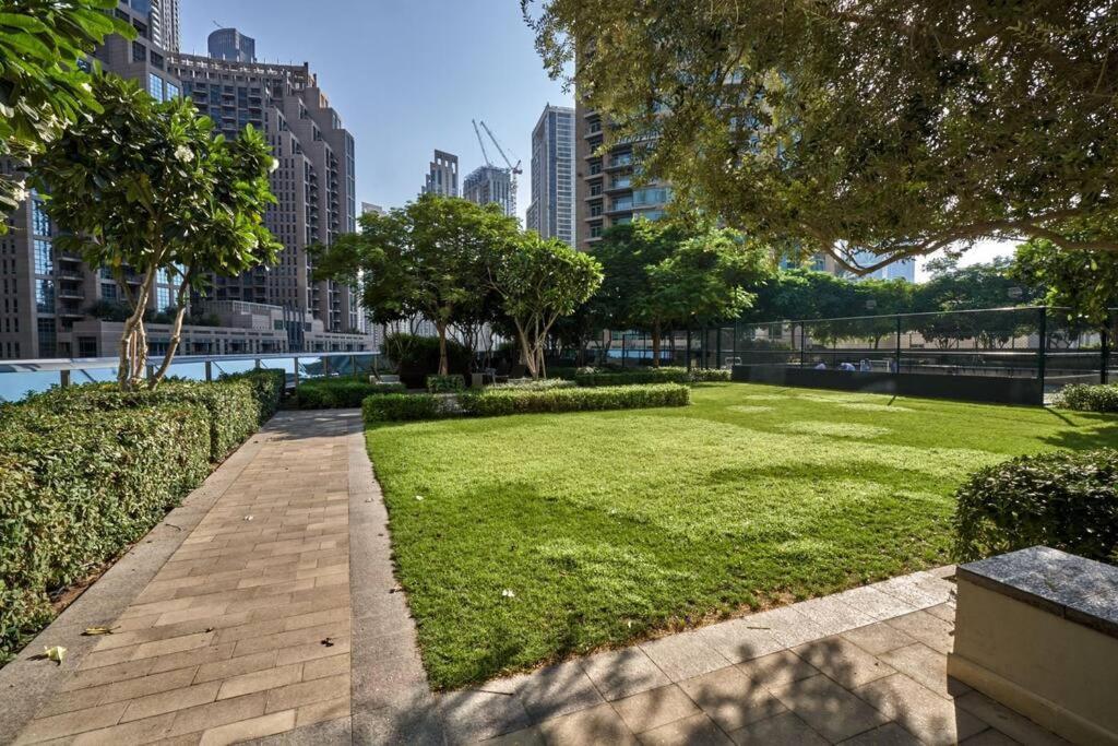 Magnificent Stunning 2 Bedroom With Burj Khalifa View Dubai