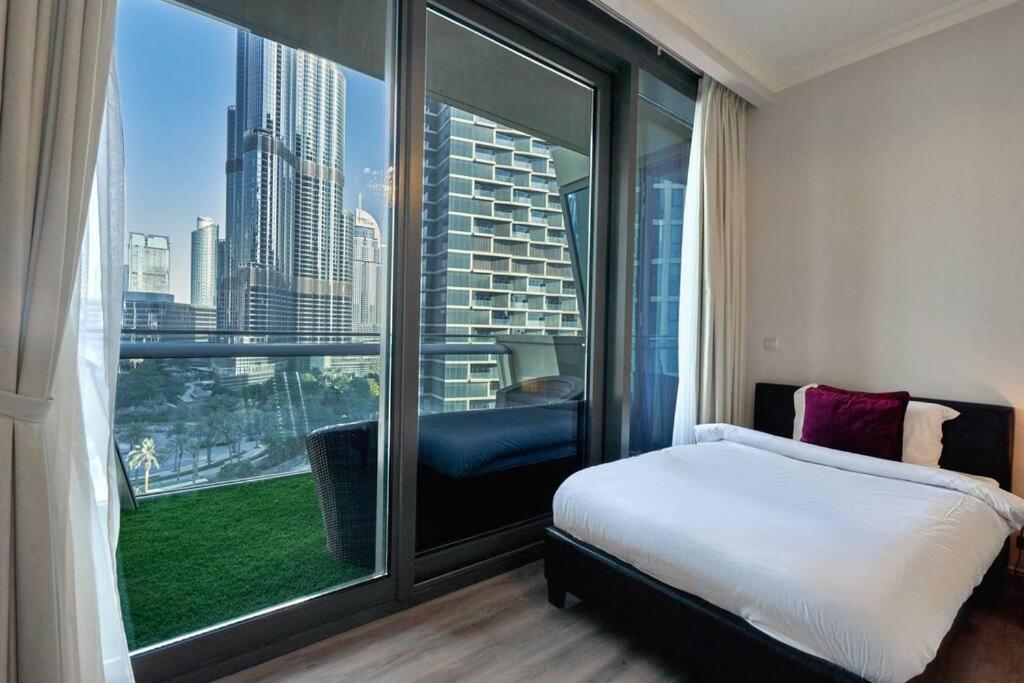 Magnificent Stunning 2 Bedroom With Burj Khalifa View Apartment