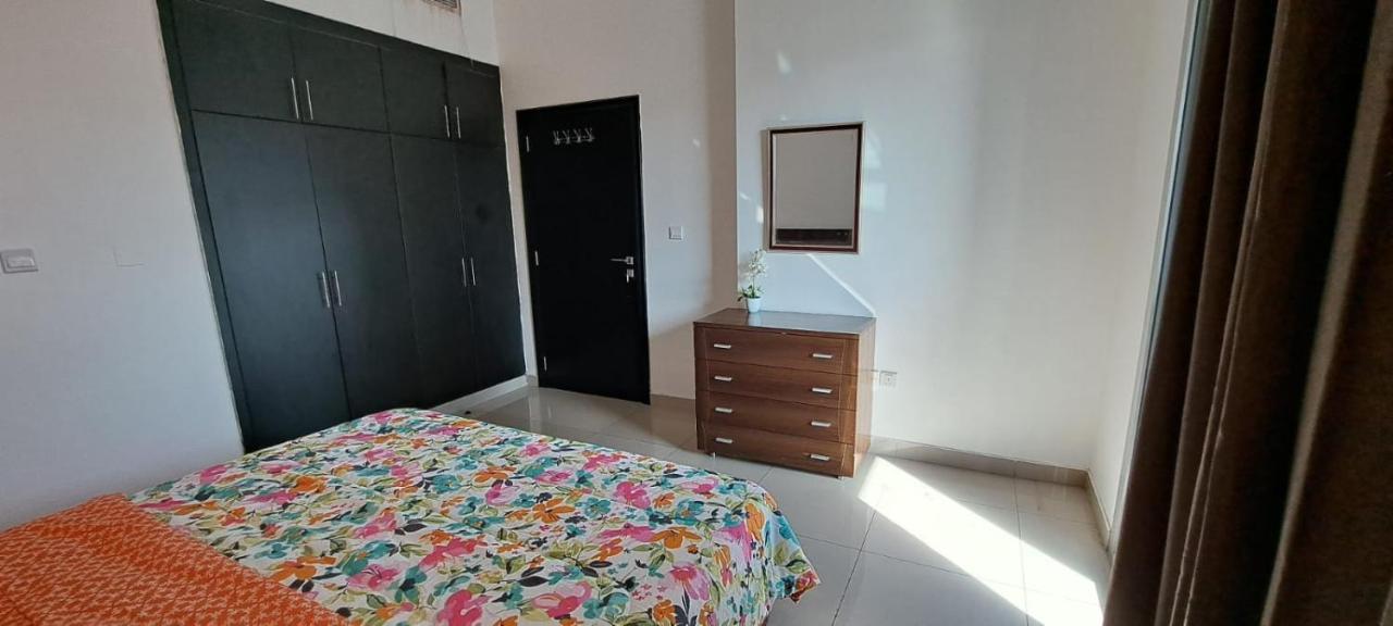 Zarooni Marina Pansiyon Dubai
