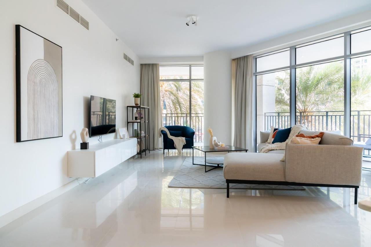 Higuests - Elegant With Terrace Minutes From Burj Khalifa Dubai