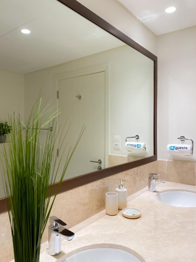 Higuests - Elegant With Terrace Minutes From Burj Khalifa Apartment Dubai