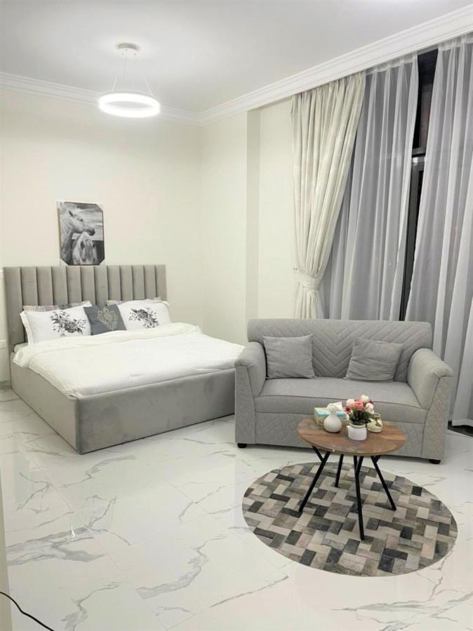 Amazing In Majan Apartment