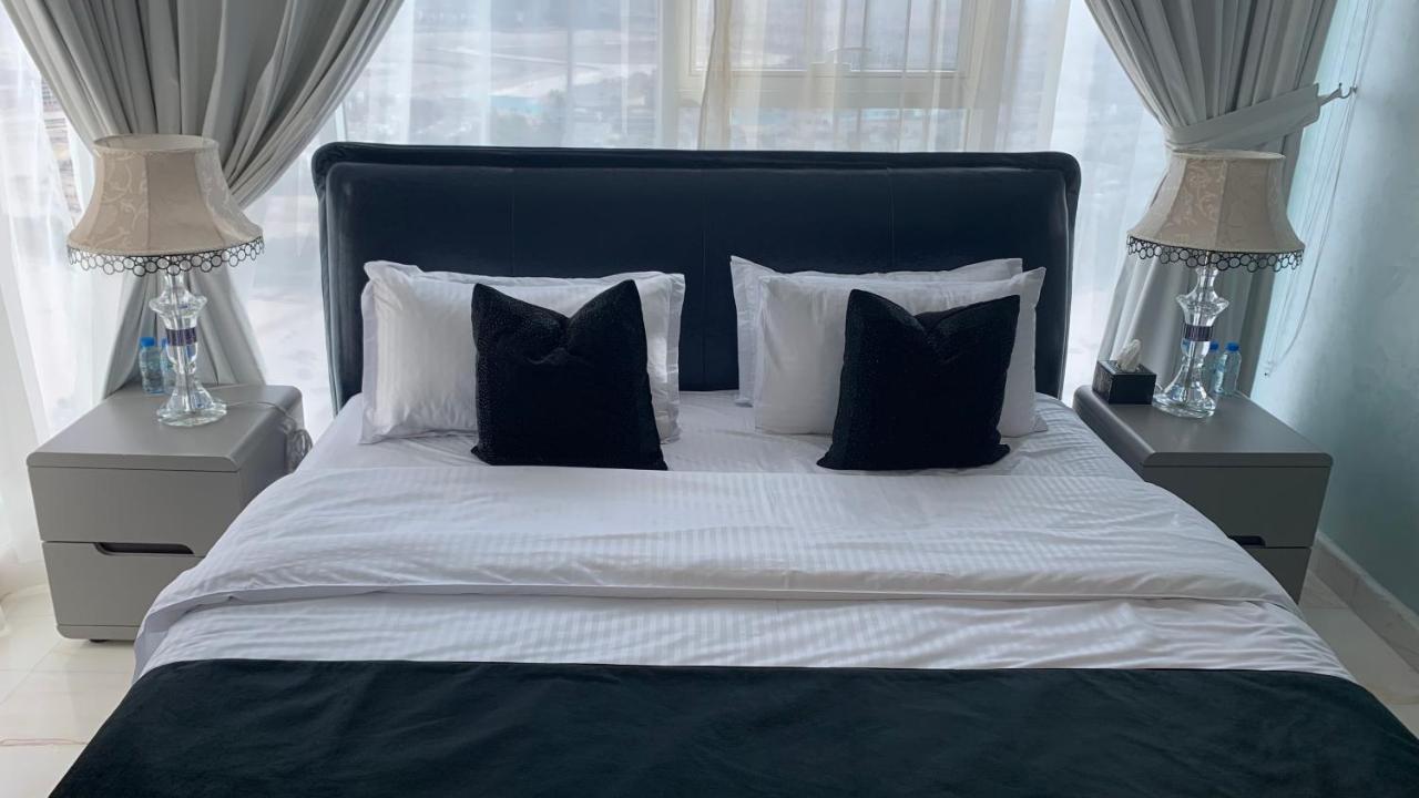 Beautiful 2 Bedroom High Floor Bays Dubai