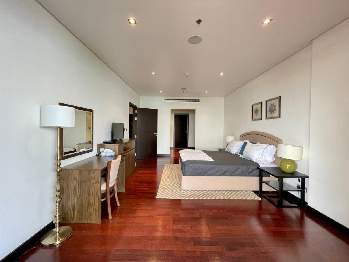 Signature Living Resort Apartments With Private Beach And Laguna Pool , Palm Jumeirah Apartment