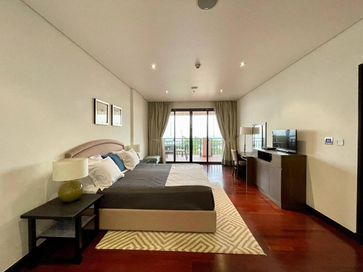 Signature Living Resort Apartments With Private Beach And Laguna Pool , Palm Jumeirah Dubai