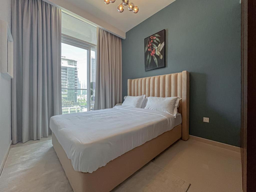 Brand New 1 Bdr In Business Bay With Burj-khalifa View Apartment *