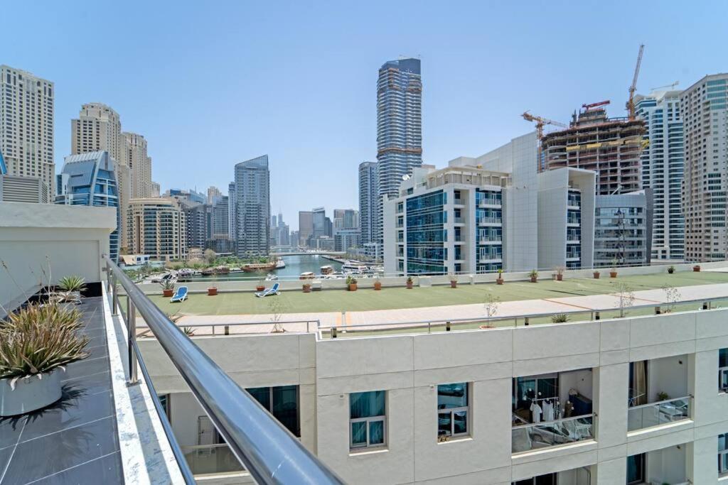 Classic With Marina View * Dubai