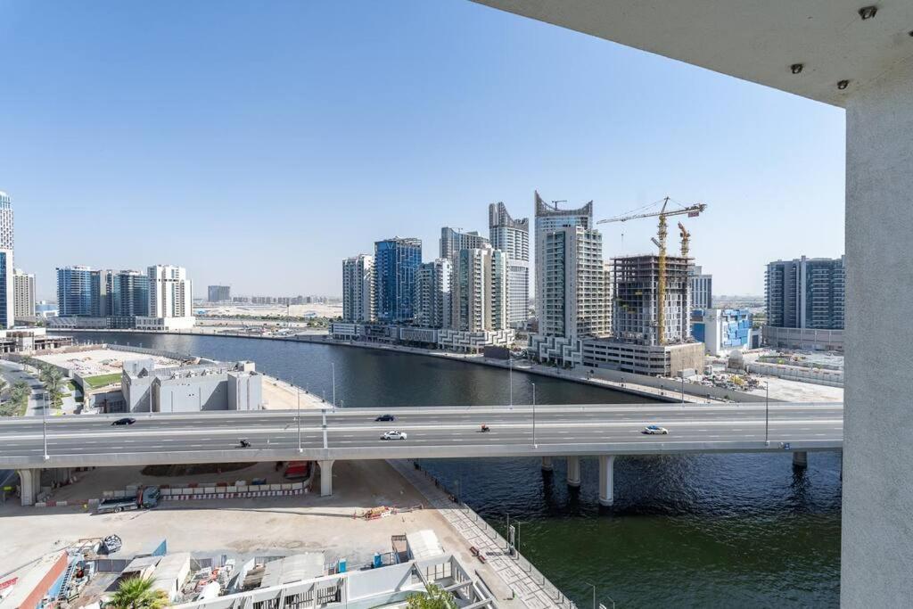 Modern Studio With Prime View Of Canal * Dubai