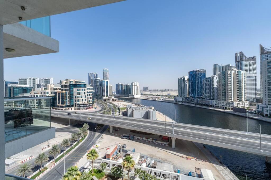 Modern Studio With Prime View Of Canal * Dubai