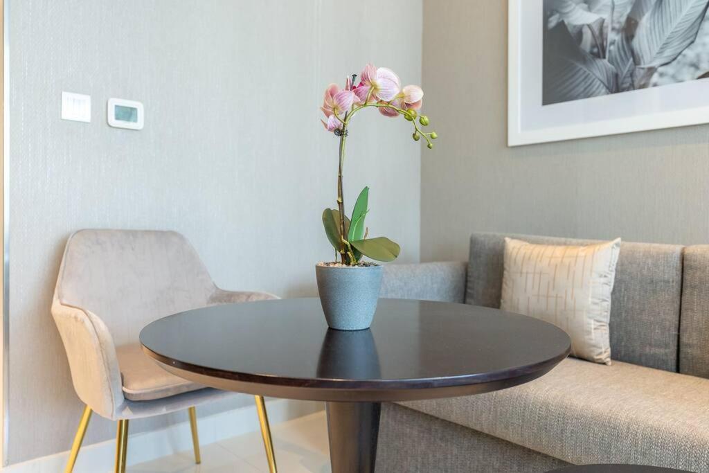 Modern Studio With Prime View Of Canal * Dubai