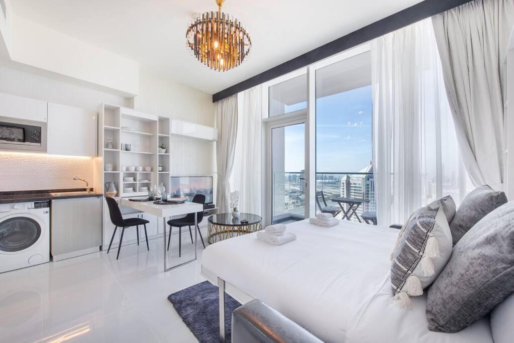 Breathtaking View Compact & Modern Spacious Apartment
