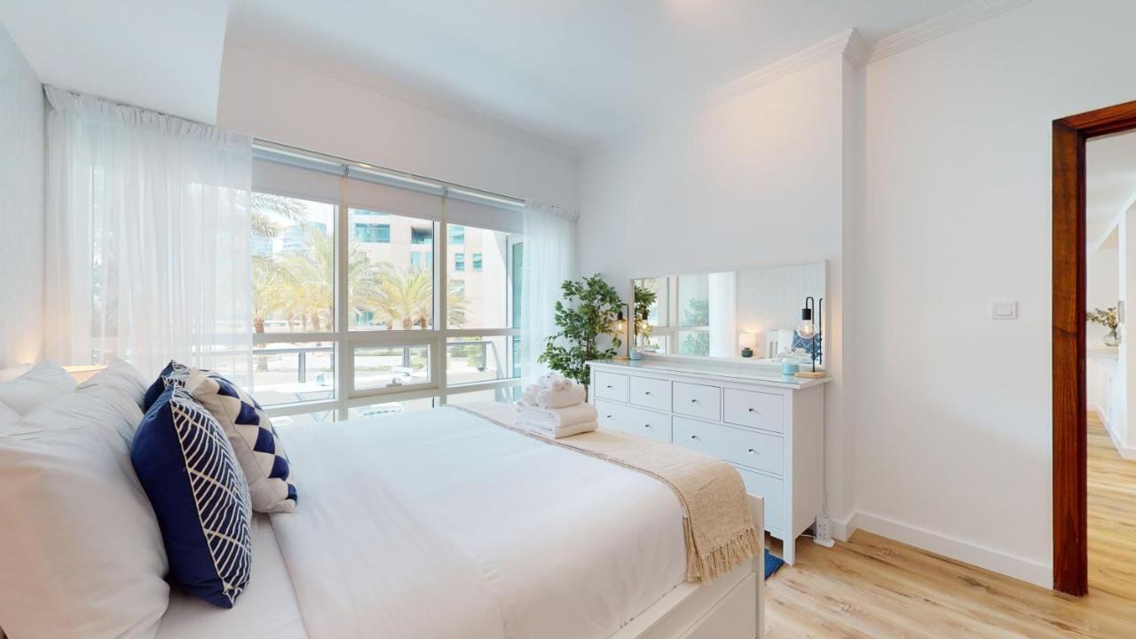 Trendy Bright With Marina, Pool And Ain Views Apartment *