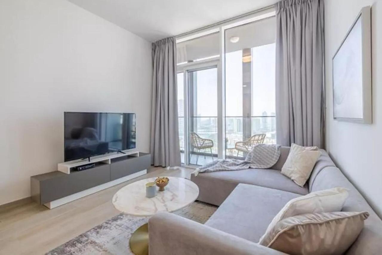 Oyo 849 116 Alcove Residence, Jvc - 1br