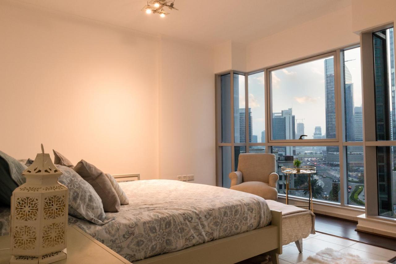 Gorgeous 3-bed With Burj Khalifa & Dancing Fountain Views * Dubai