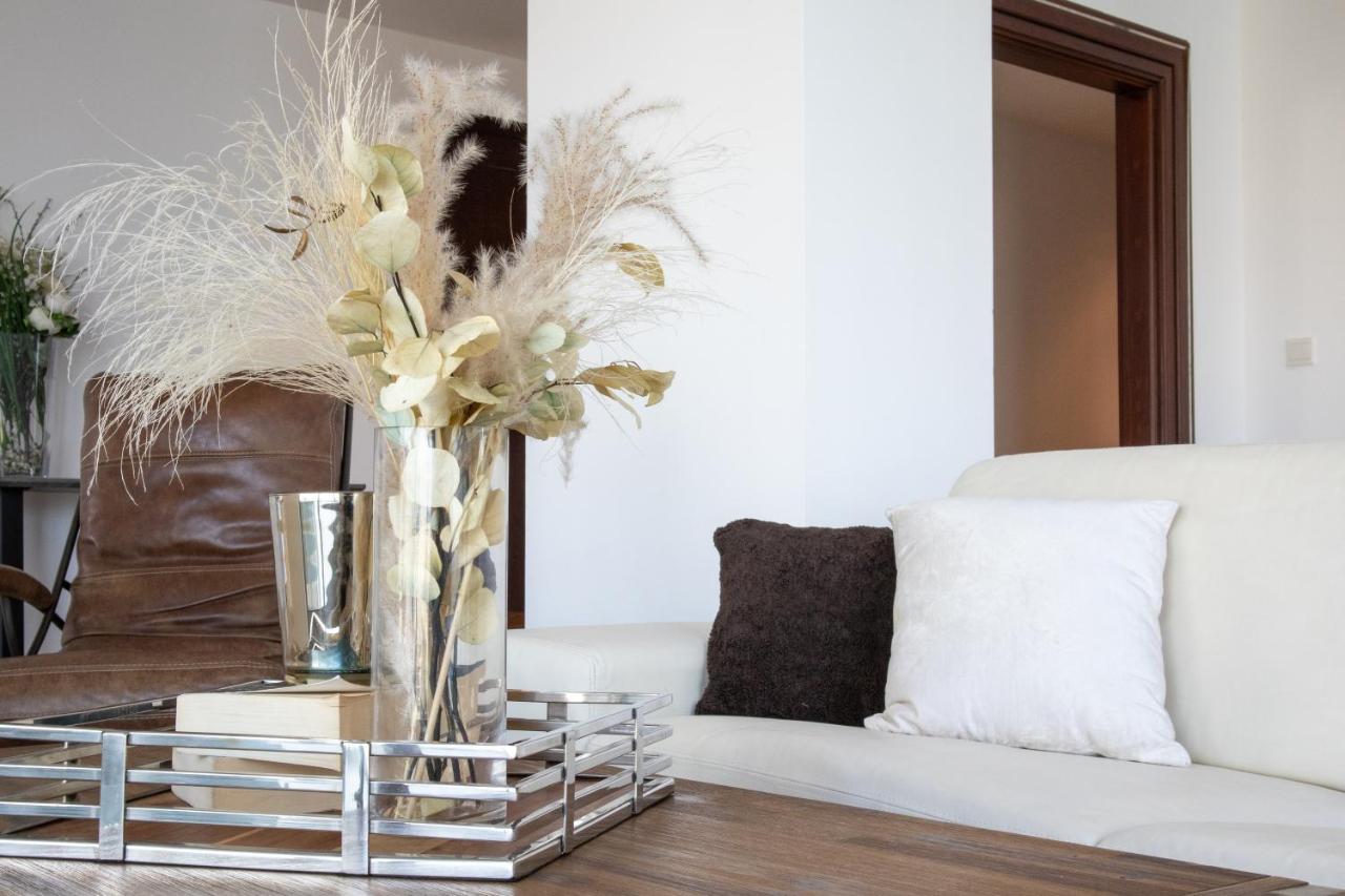 Daire Gorgeous 3-bed With Burj Khalifa & Dancing Fountain Views