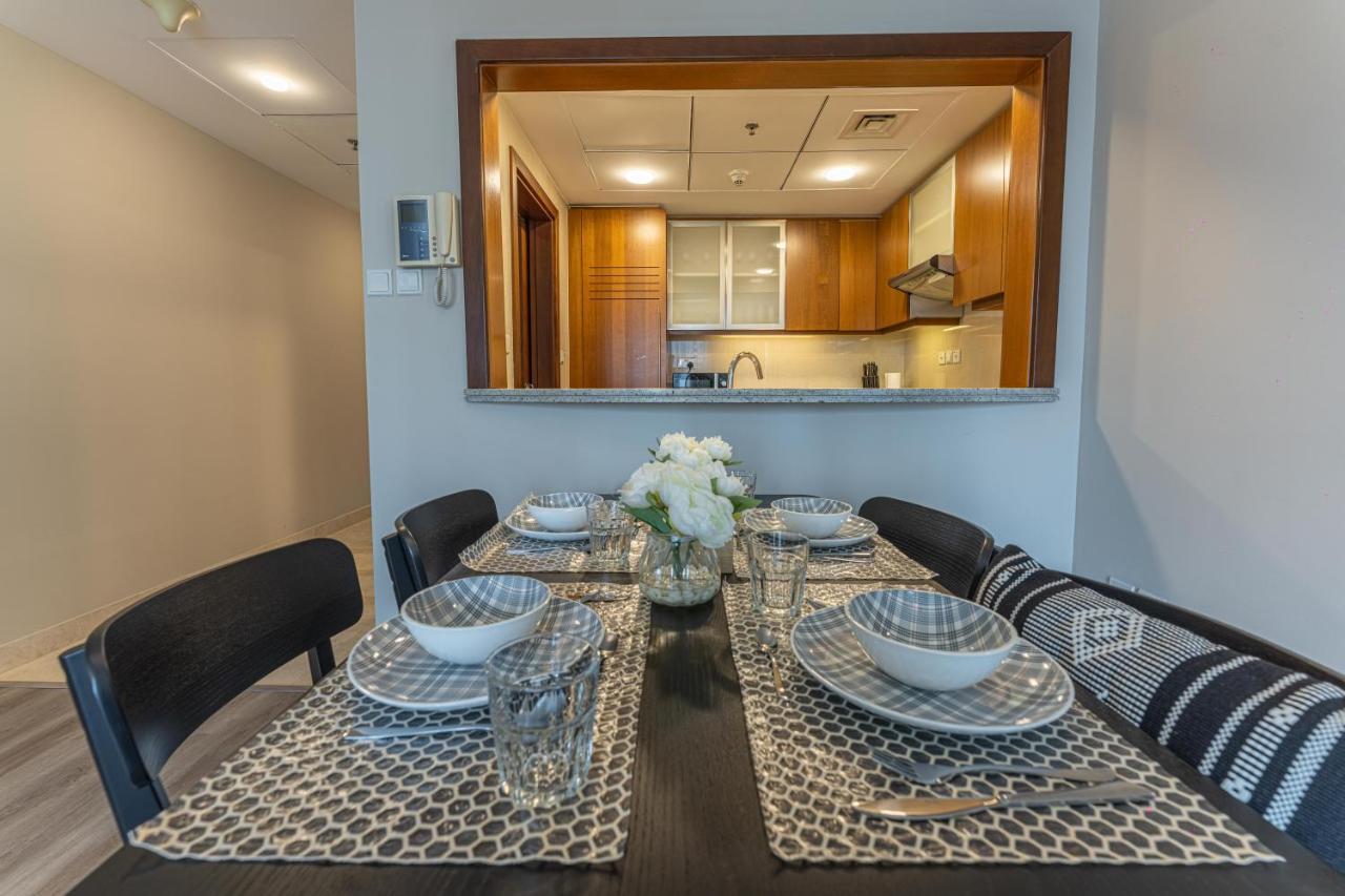 First Class 1br With Fountain View
