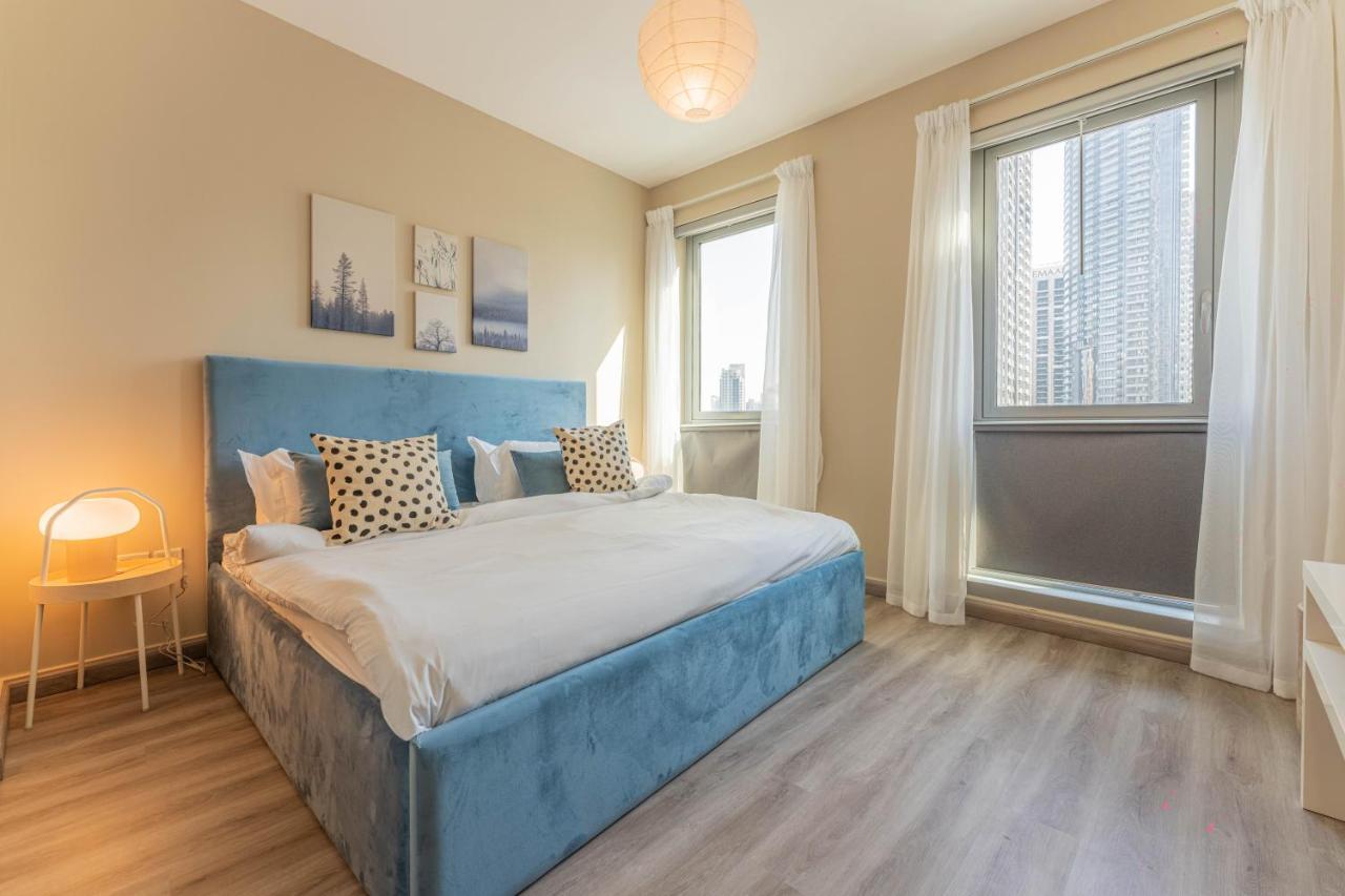 First Class 1br With Fountain View *