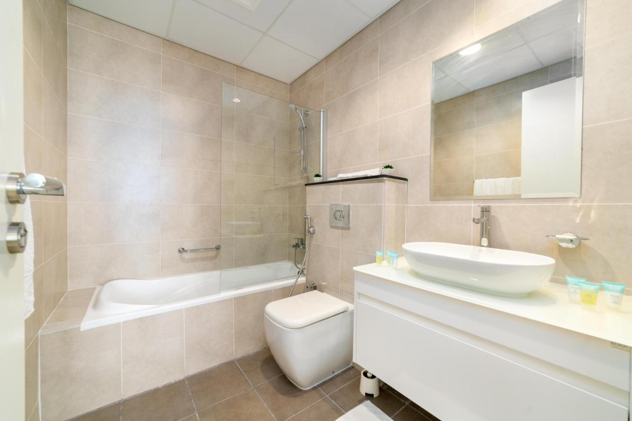Immaculate 1br At Carson C Daire Dubai